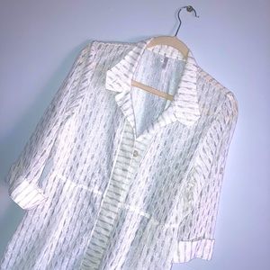 LINDI Size Large Button Down Flared White Patterned Tunic with Pockets